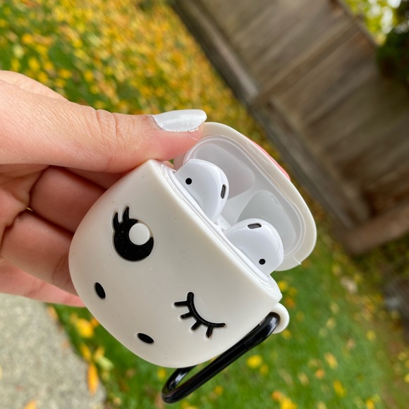 AirPods case - Picture 3 of 3